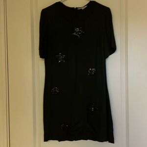 Short Sleeve satin dress with sequin star print